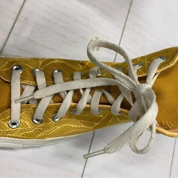 Converse Summer Daze Hi Top ** Hard to Find** Yellow EUC Unisex Men’s 7 Women 9 - Picture 12 of 16